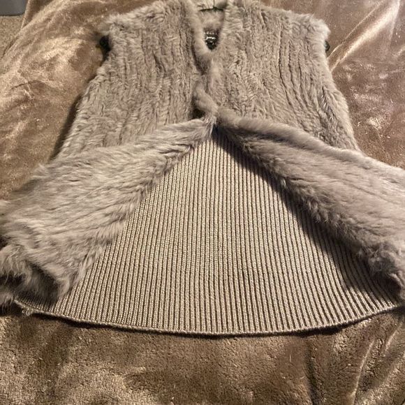 June rabbit fur button front vest size medium - Picture 5 of 8